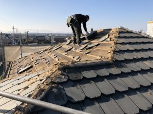 瓦屋根の葺き替えリフォーム費用